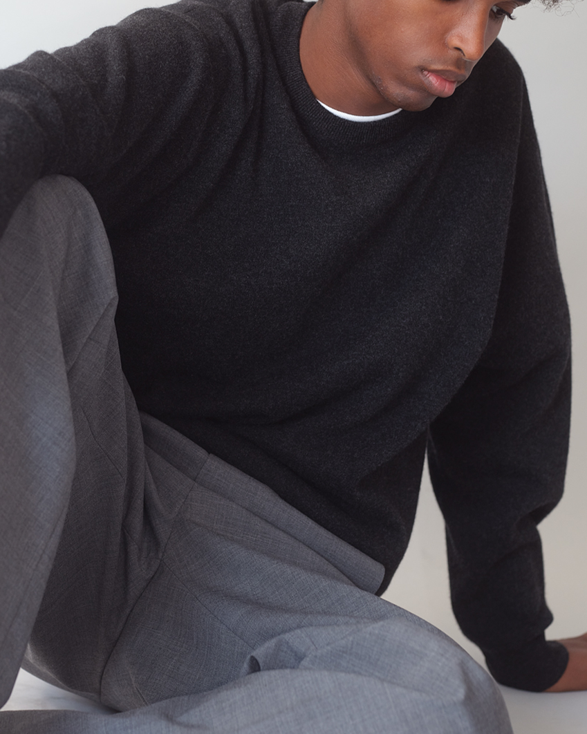 Sunshine Cashmere Crew Neck | Heather Black