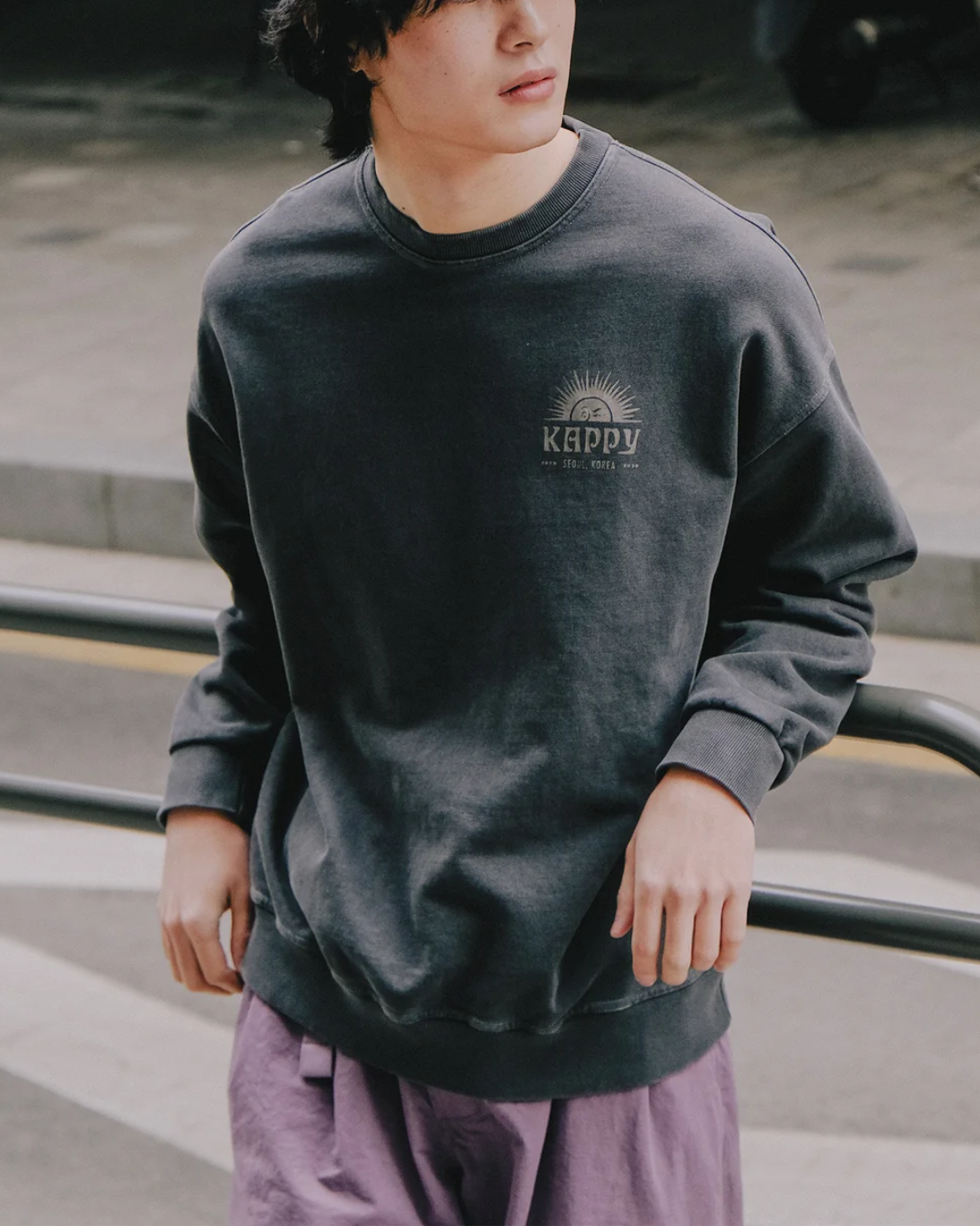 Sunny Wink Pigment Sweat Shirt | Charcoal